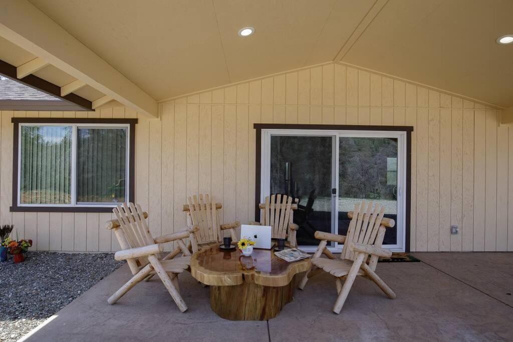 מריפוסה Cozy Cub Cabin, Brand New Home Near Yosemite מראה חיצוני תמונה