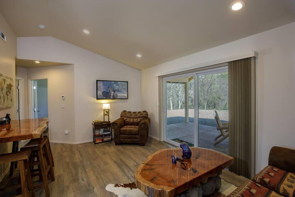 מריפוסה Cozy Cub Cabin, Brand New Home Near Yosemite מראה חיצוני תמונה